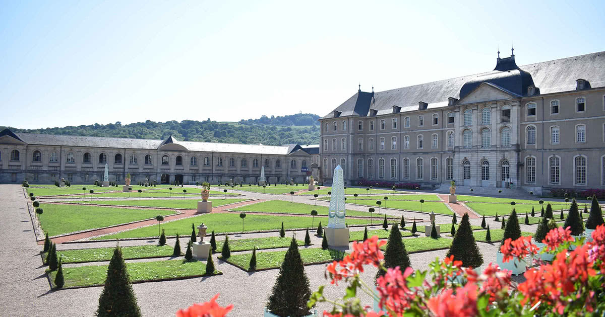 jardin-cour-d-honneur-abbaye-des-premontres-pont-a-mousson-metz-nancy